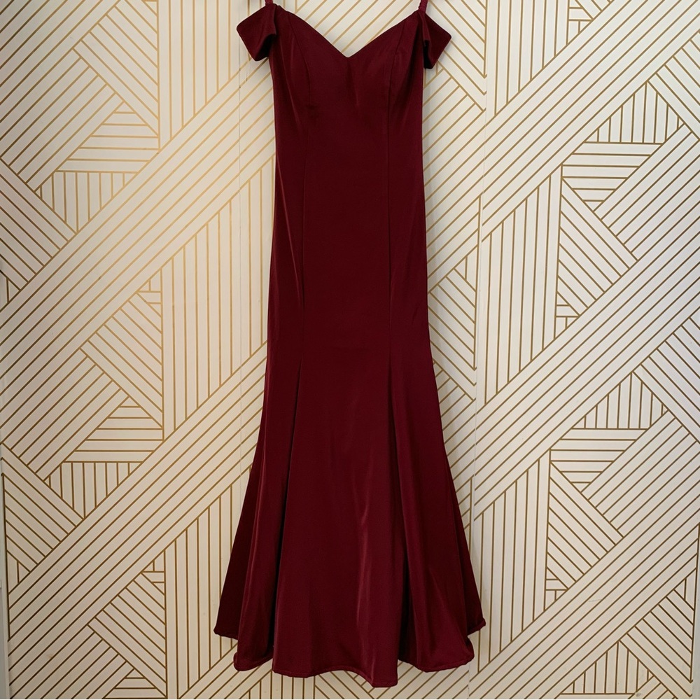 Eva USA off the shoulder fit & flare sweetheart neckline gown dress prom classic